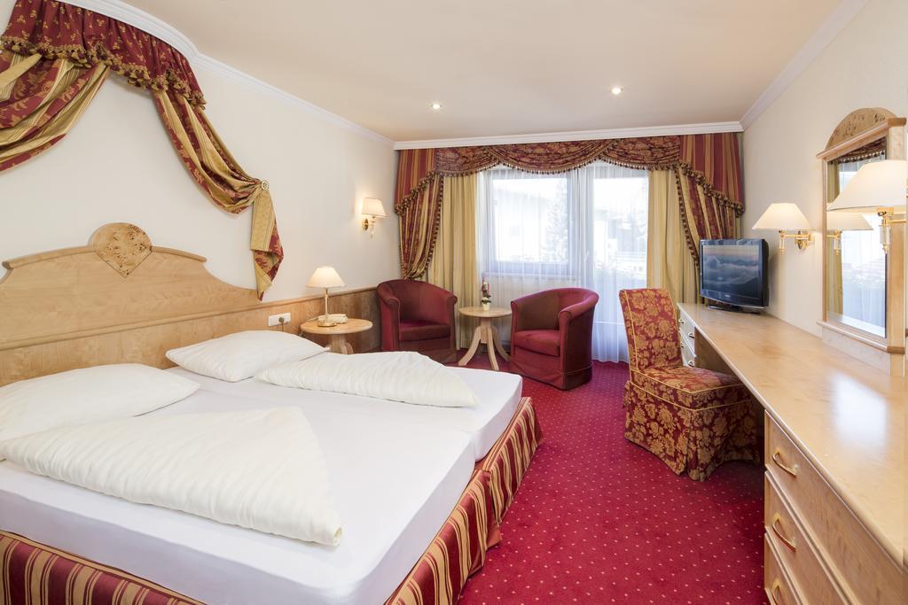 Hotel Jenbacherhof B&B Quarto foto